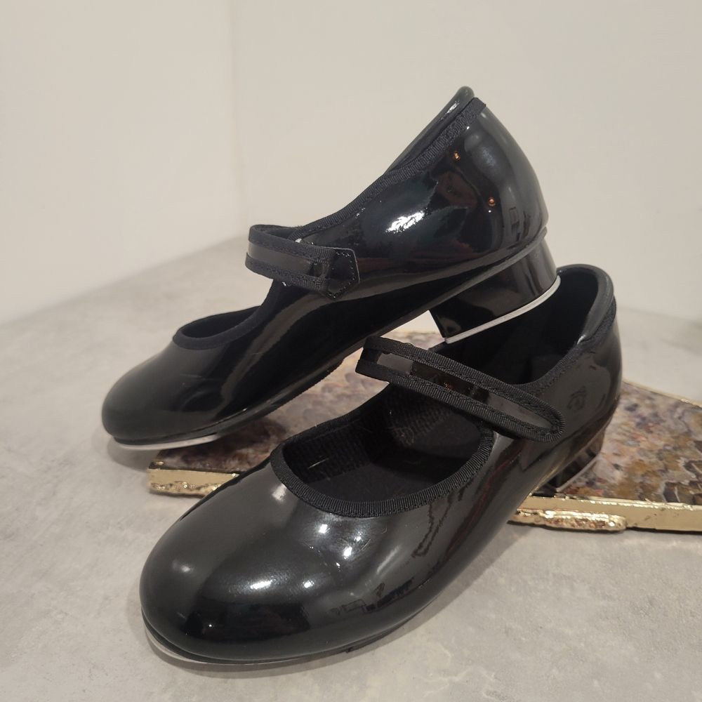 Girl's Tap Shoes